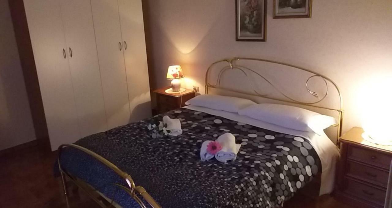 Apartament Casa Vacanze Niko Ap Cir Cni00247 Sirmione Exterior foto