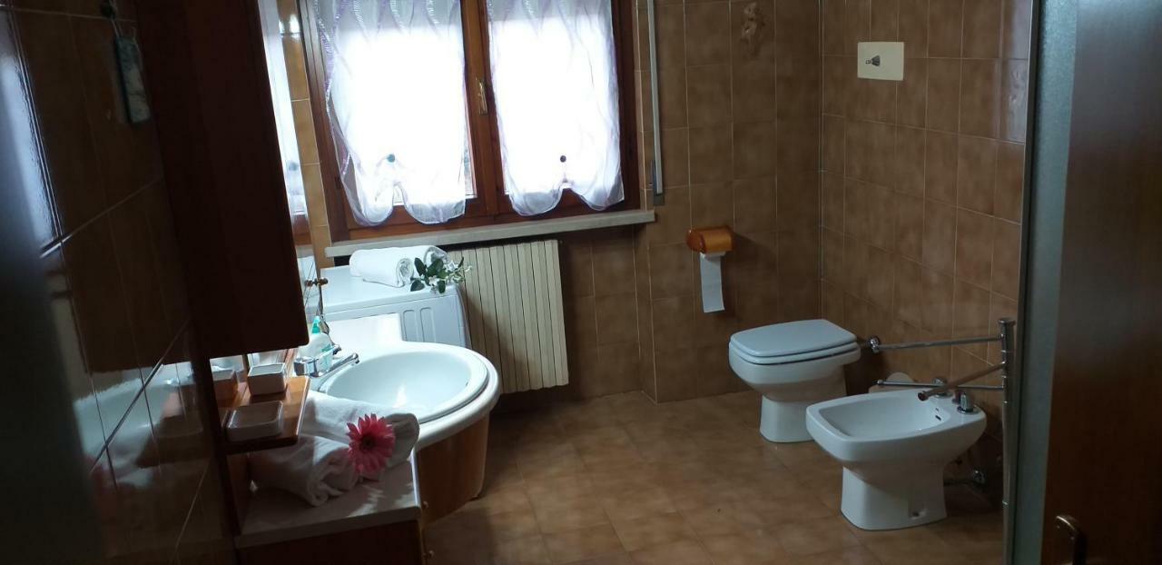 Apartament Casa Vacanze Niko Ap Cir Cni00247 Sirmione Exterior foto